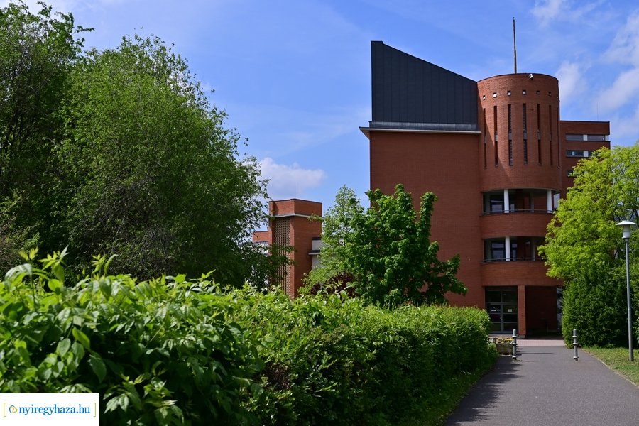 Te szedd az egyetemen is