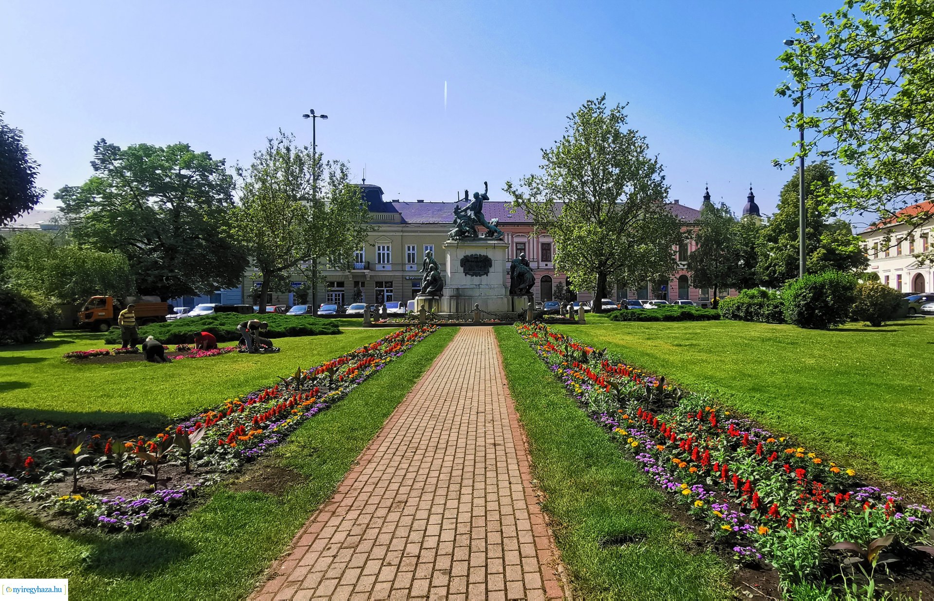 Tegyen Ön is egy sétát a gyönyörű, virágos Nyíregyházán!