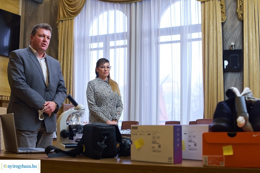 Tehetséges fiatalok díjazása 20220112