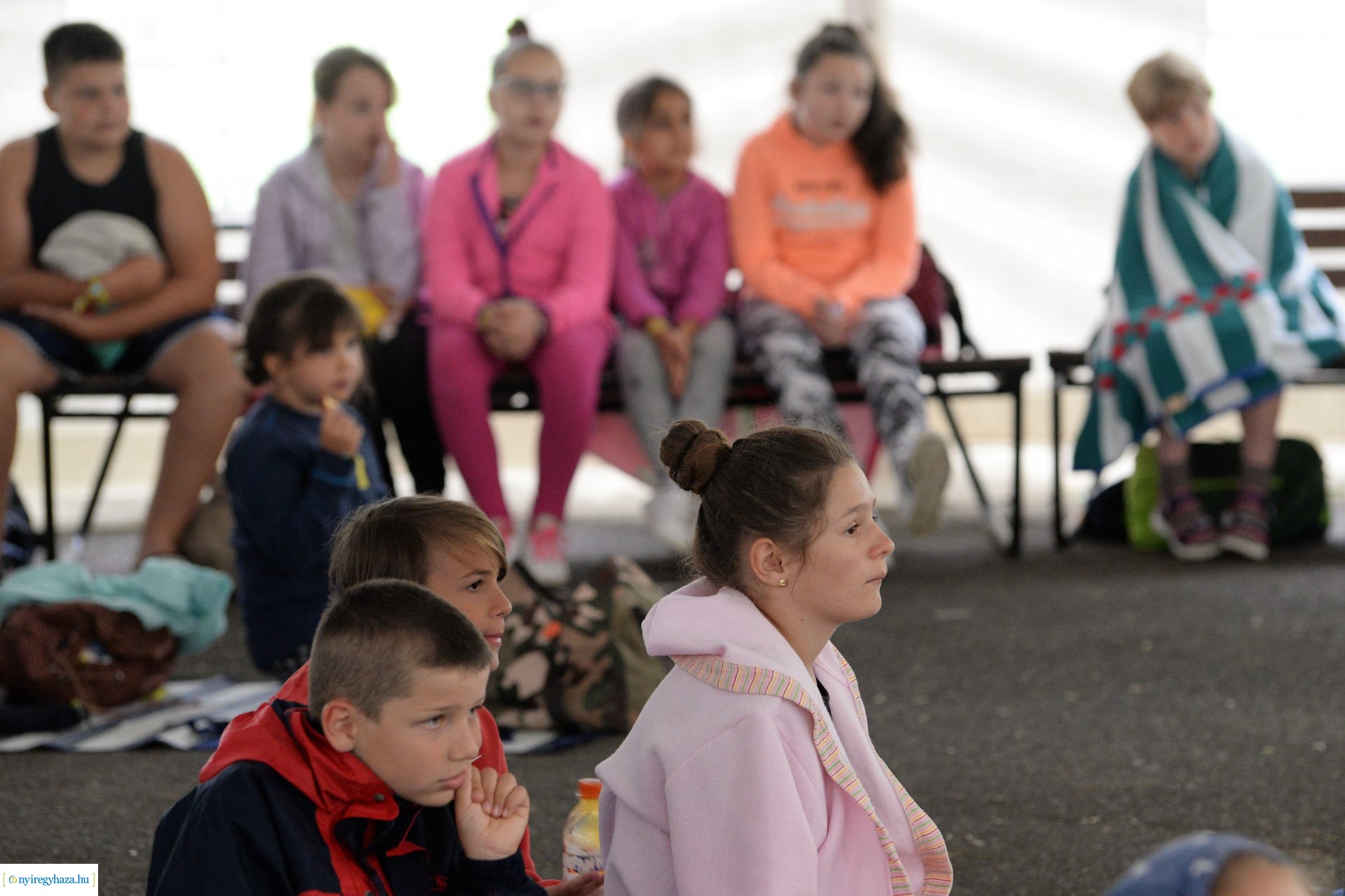 Tehetséges vízilabdások előadása Sóstón