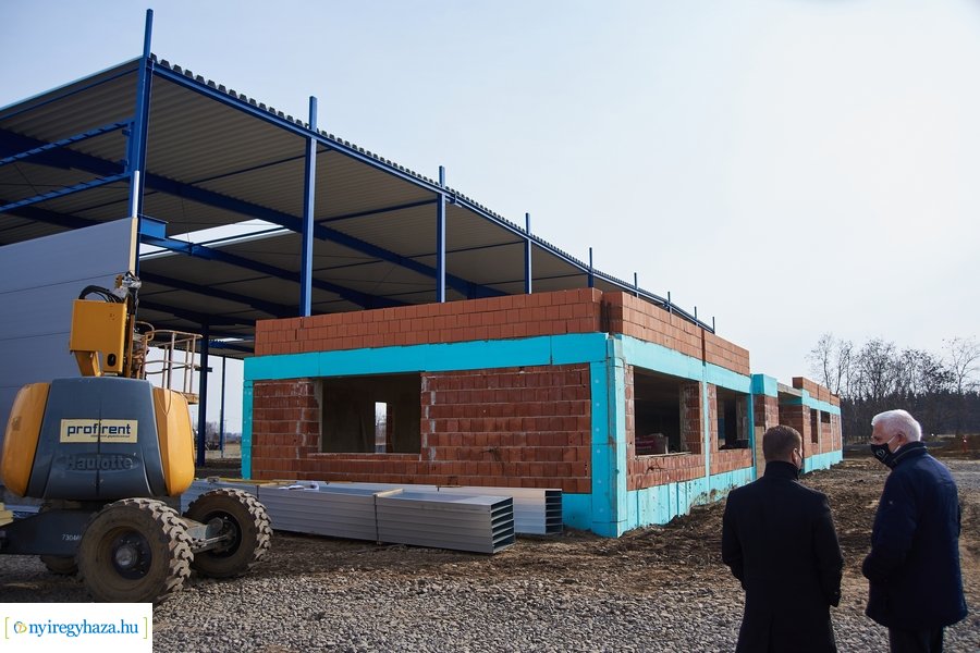 Telephely bővítés - Nyír-Lift