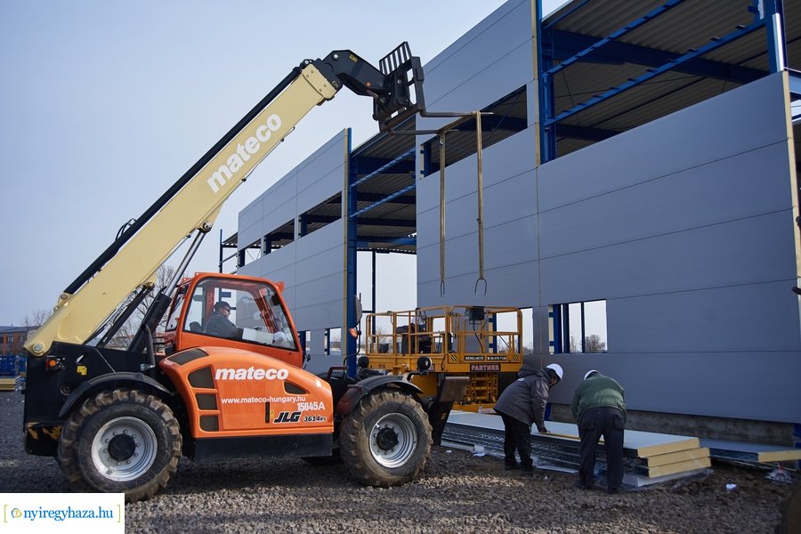 Telephely bővítés - Nyír-Lift