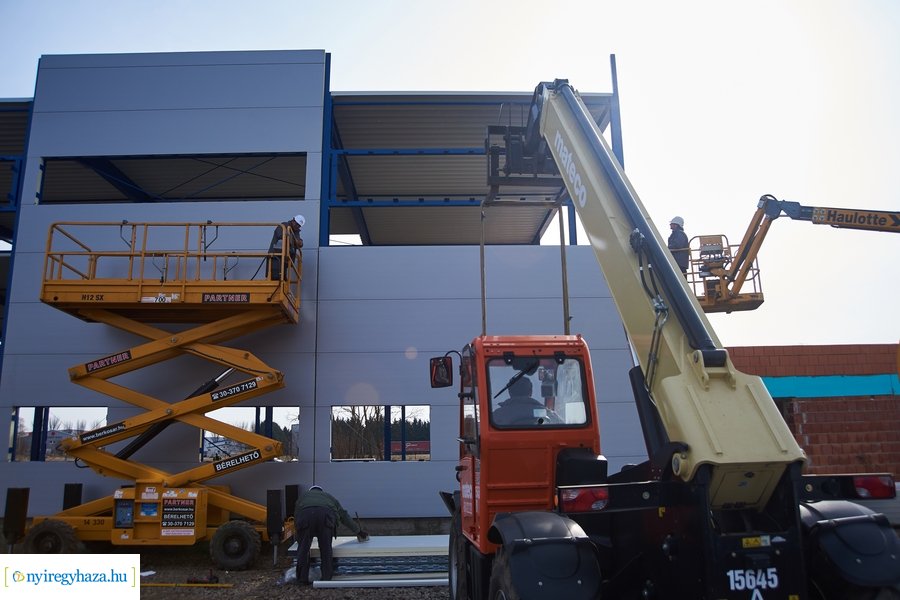 Telephely bővítés - Nyír-Lift