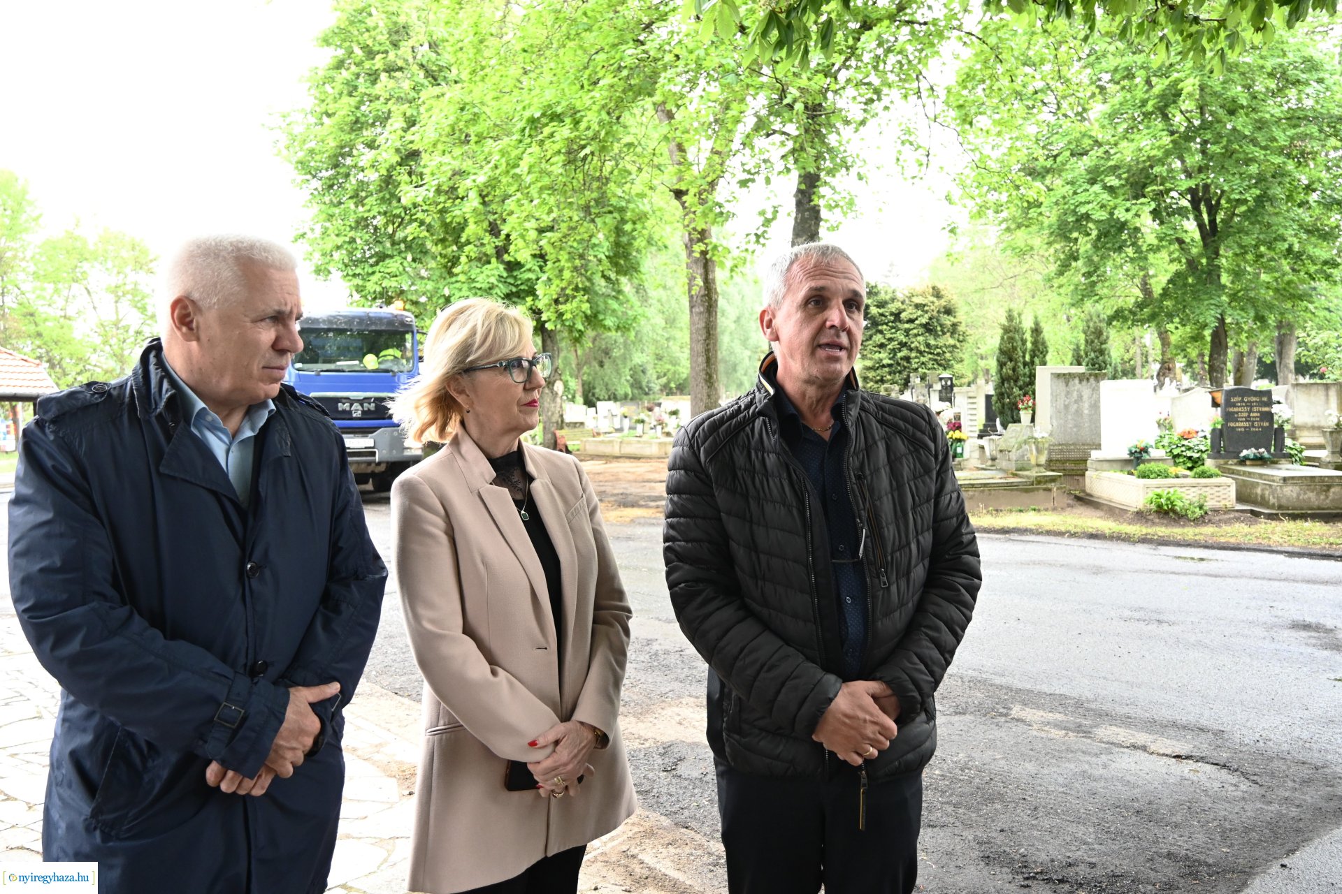 Temetői fejlesztések 2024-ben - a sajtó munkatársai tájékozódtak a beruházások megkezdéséről