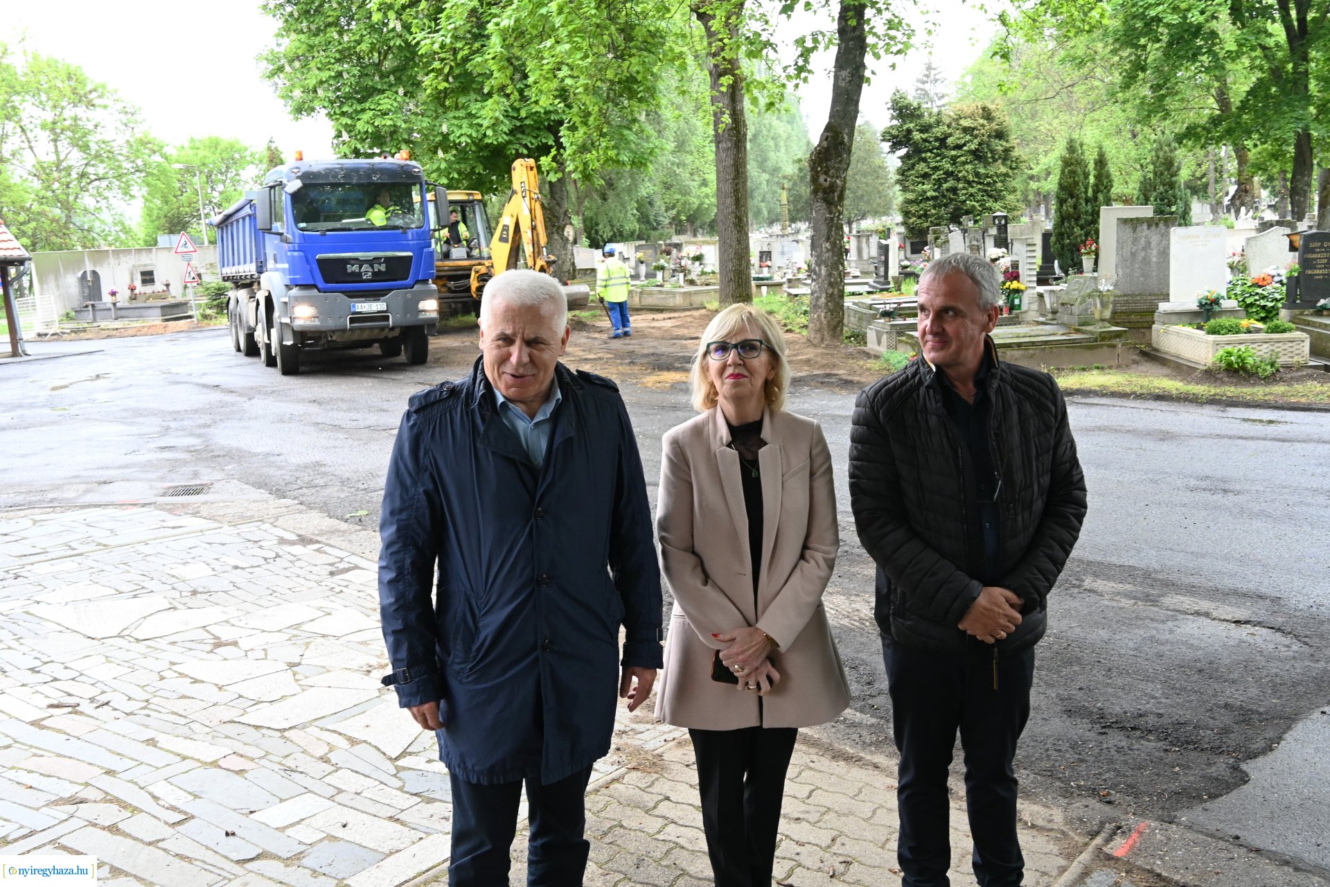 Temetői fejlesztések 2024-ben - a sajtó munkatársai tájékozódtak a beruházások megkezdéséről