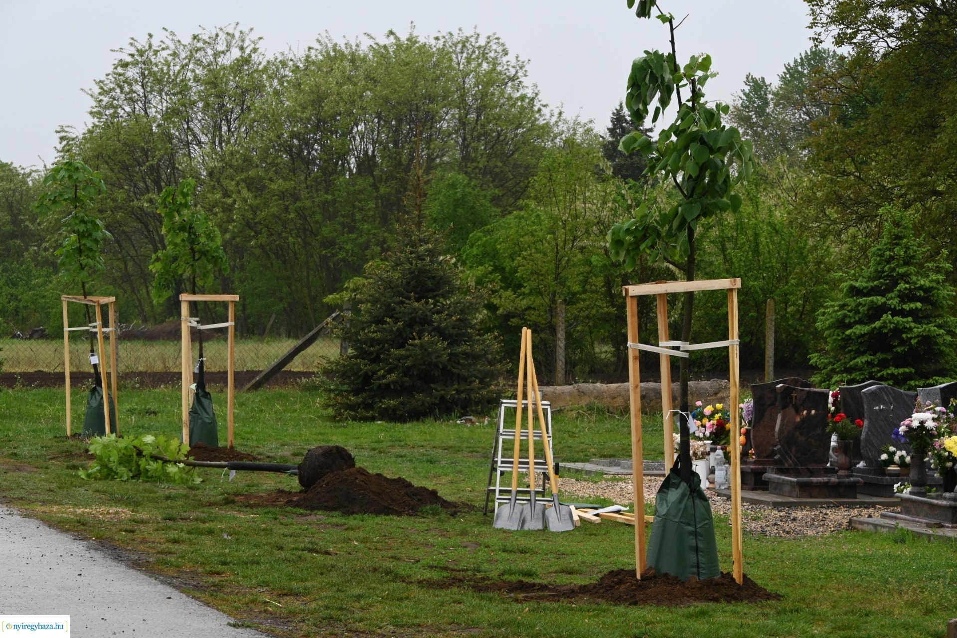 Temetői fejlesztések 2024-ben - a sajtó munkatársai tájékozódtak a beruházások megkezdéséről