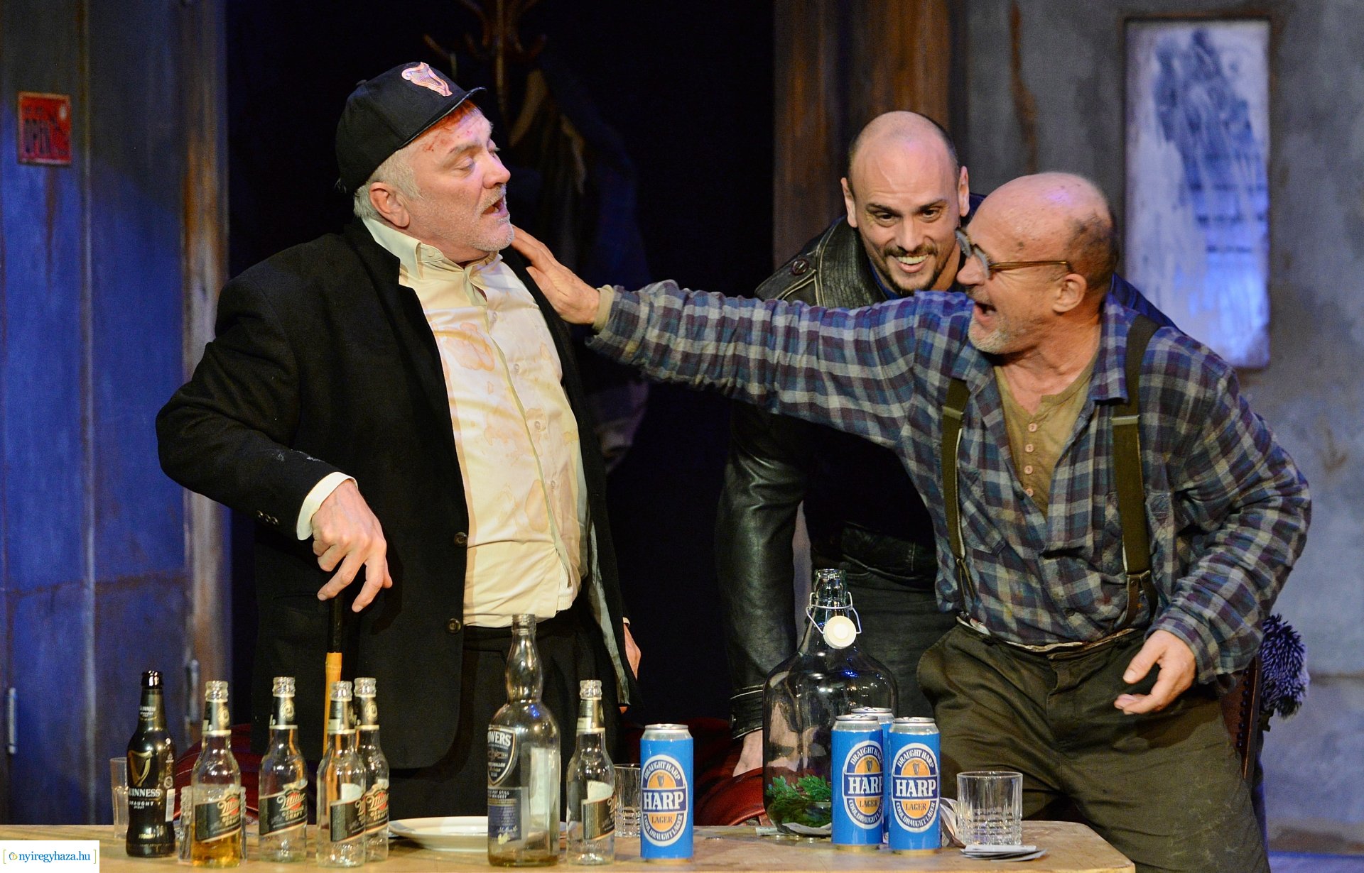 Tengeren - bemutató a Krúdy Kamara színpadán