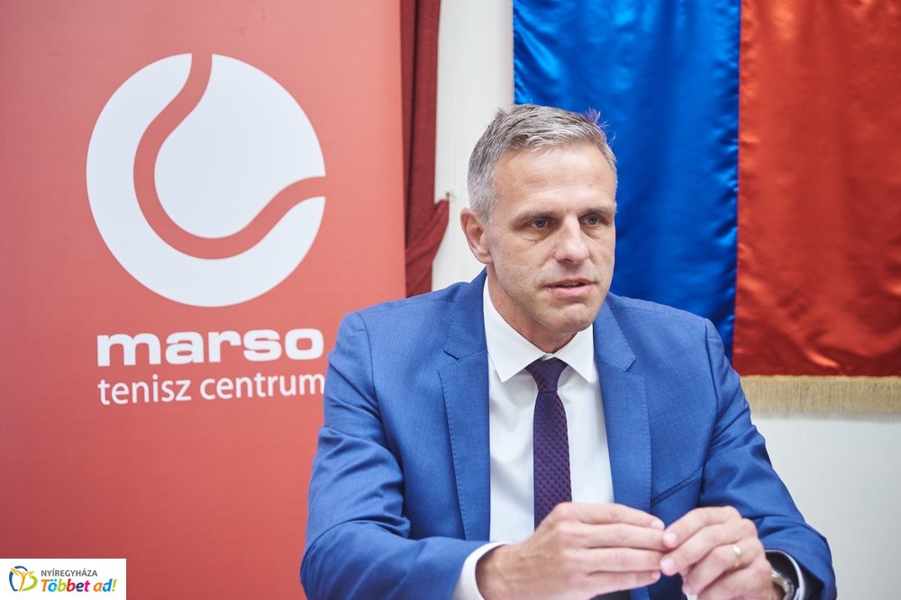 Tenisz verseny beharangozó