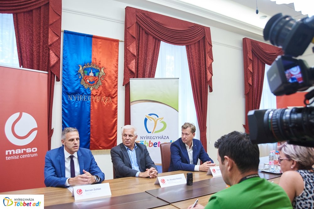 Tenisz verseny beharangozó