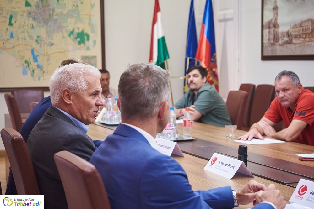 Tenisz verseny beharangozó