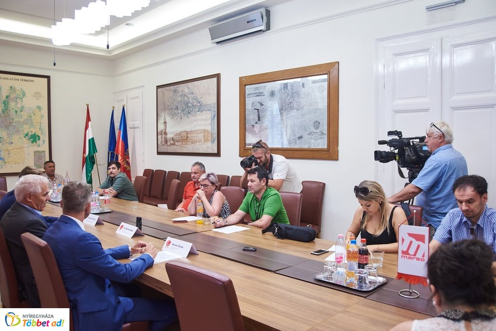 Tenisz verseny beharangozó