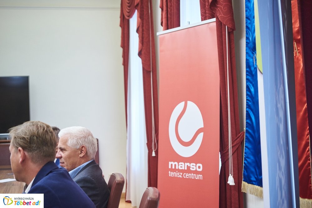 Tenisz verseny beharangozó