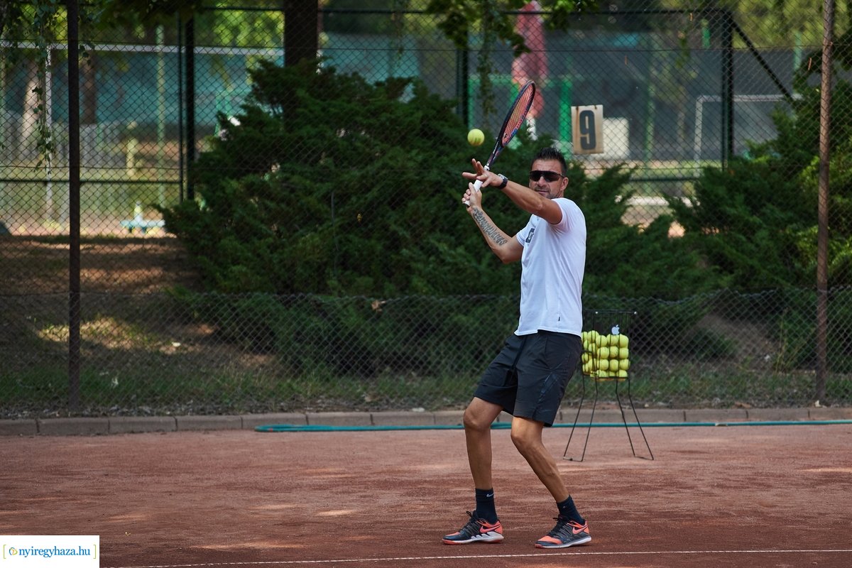 Teniszélet a stadionban 20200519
