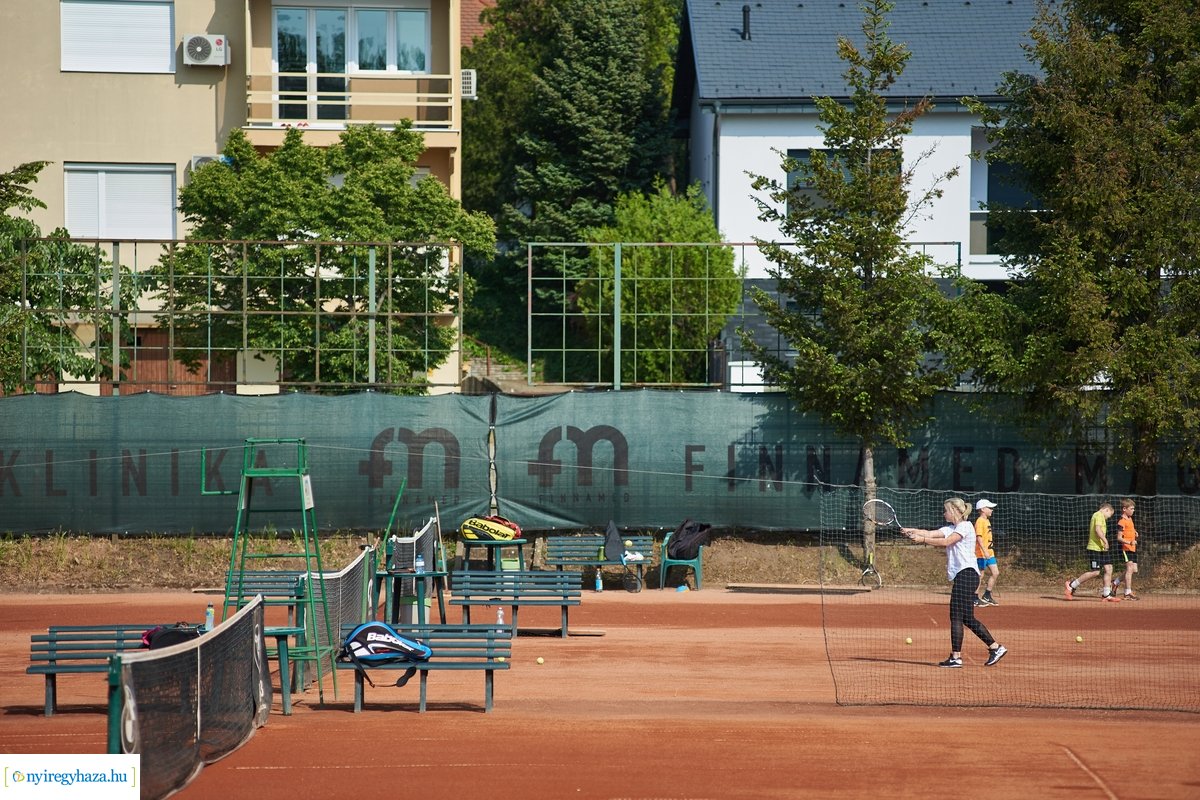 Teniszélet a stadionban 20200519