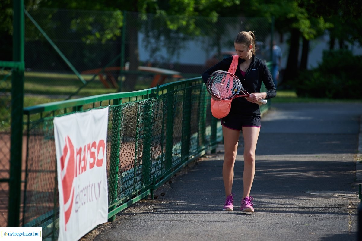 Teniszélet a stadionban 20200519