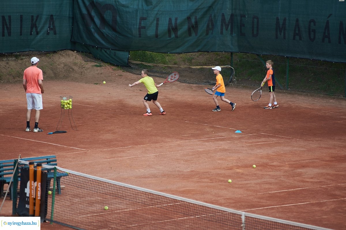 Teniszélet a stadionban 20200519