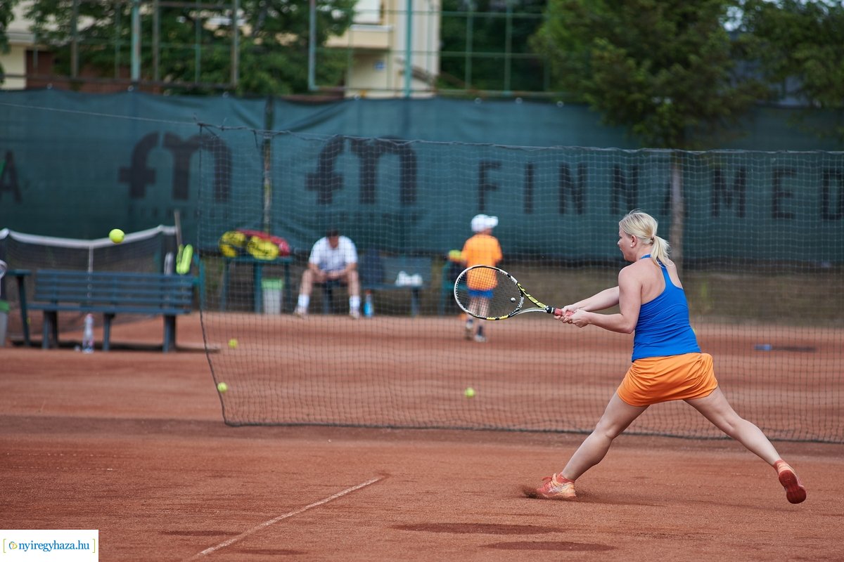 Teniszélet a stadionban 20200519