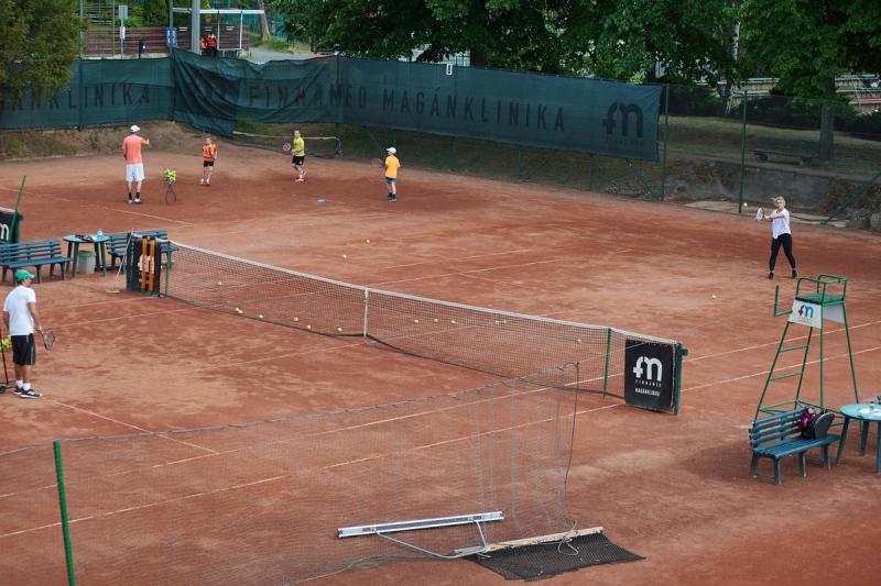 Teniszélet a stadionban 20200519