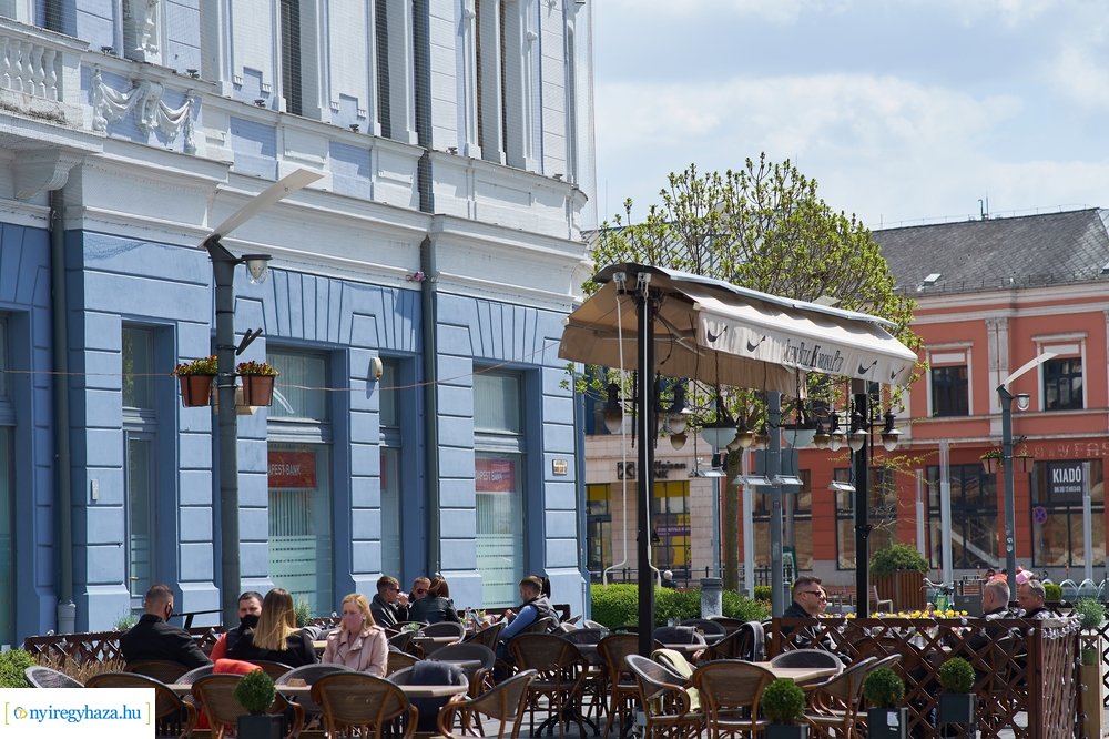 Terasznyitás 20210424