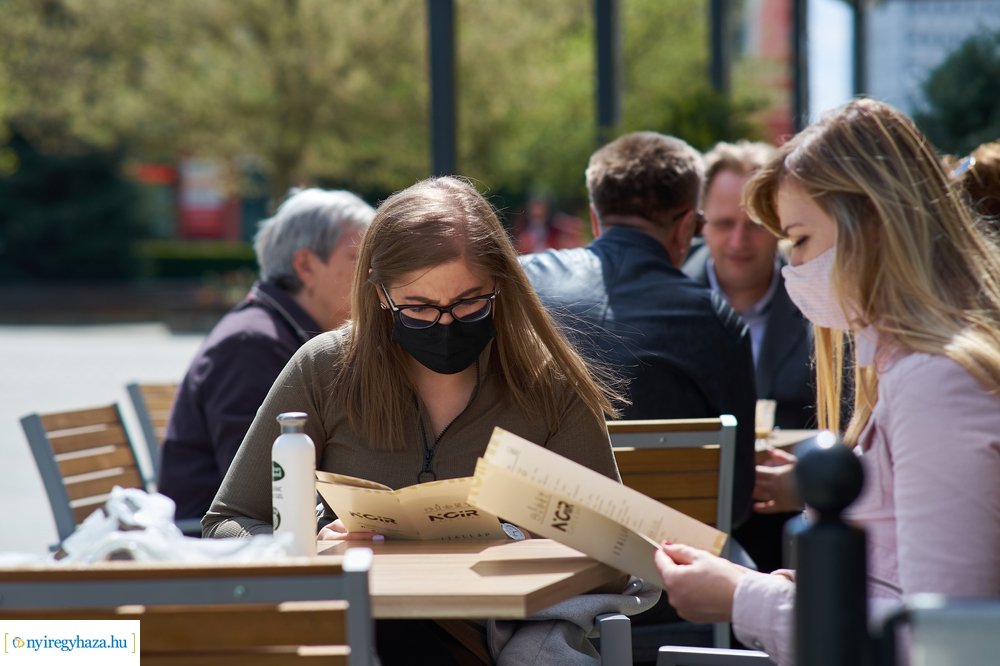 Terasznyitás 20210424