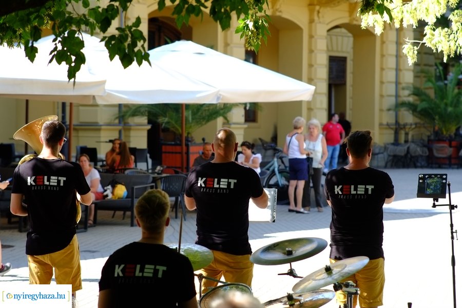 Térzene - Kelet Brass Band