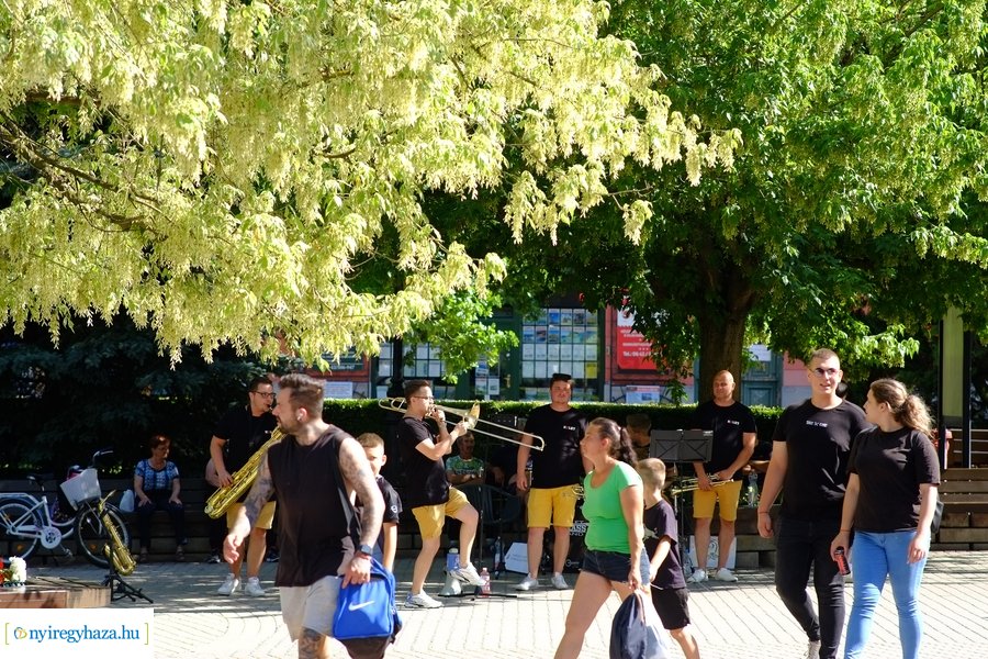 Térzene - Kelet Brass Band