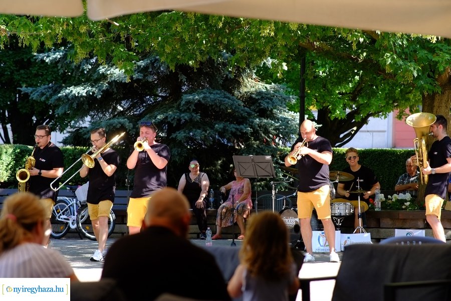 Térzene - Kelet Brass Band