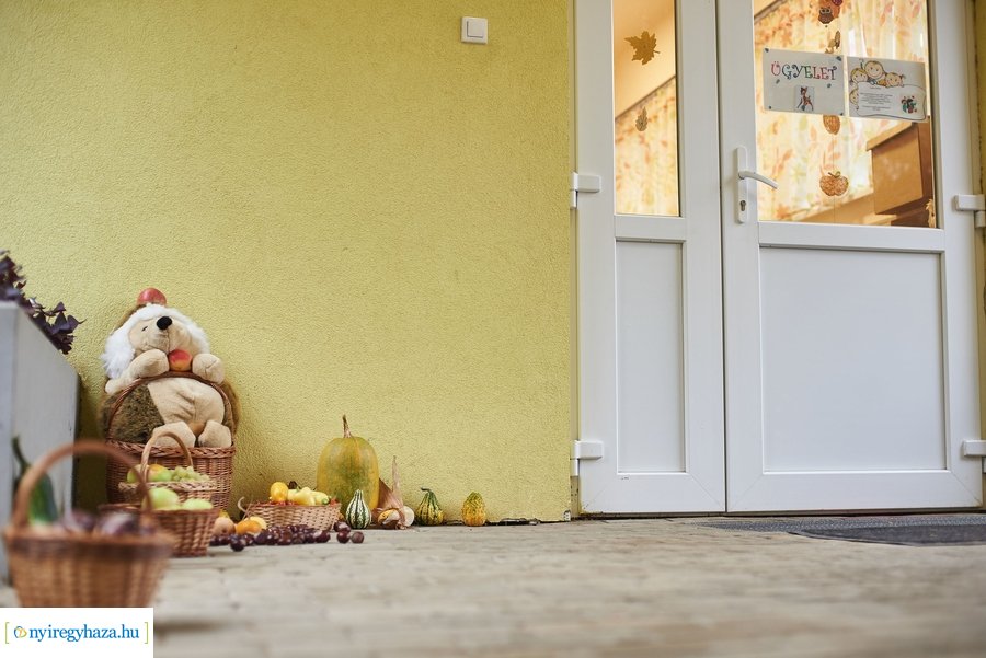 Testhőmérséklet mérők átadása az önkormányzattól