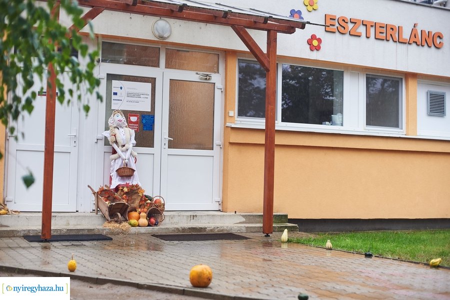 Testhőmérséklet mérők átadása az önkormányzattól