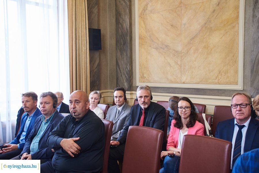 Testvérvárosi találkozó a Városházán 2021