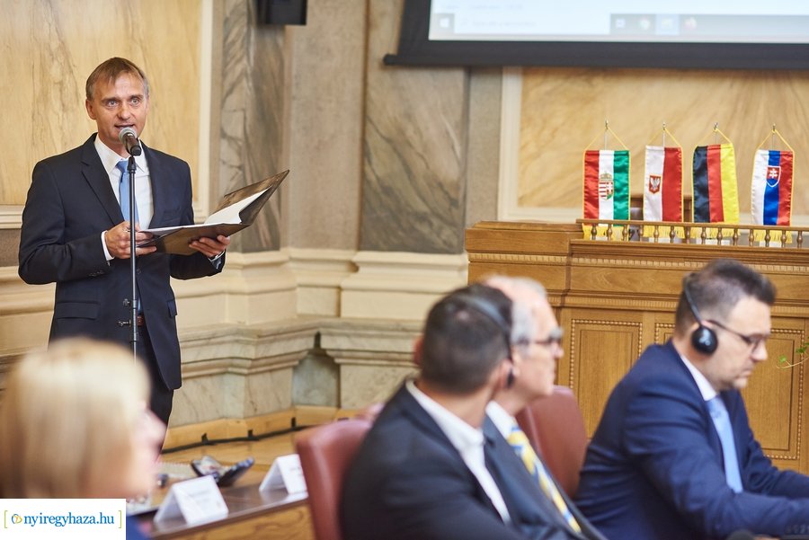 Testvérvárosi találkozó a Városházán 2021