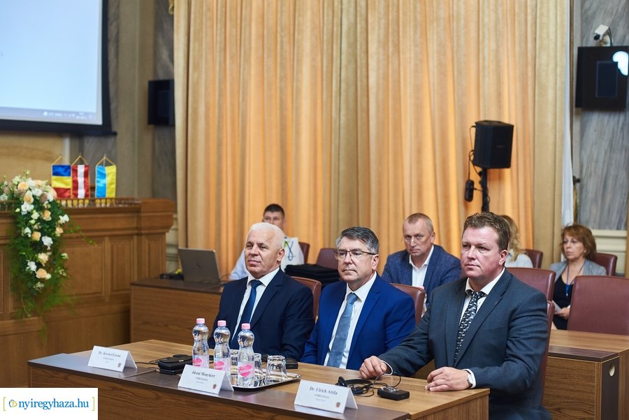 Testvérvárosi találkozó a Városházán 2021