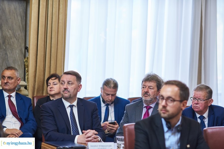 Testvérvárosi találkozó a Városházán 2021