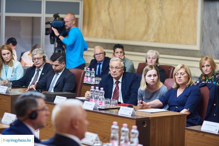 Testvérvárosi találkozó a Városházán 2021