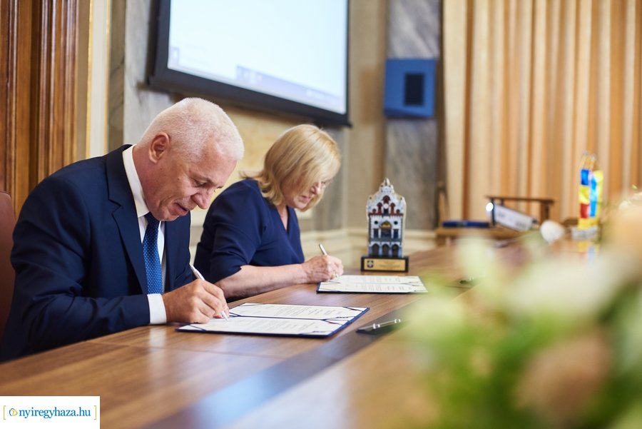 Testvérvárosi találkozó a Városházán 2021