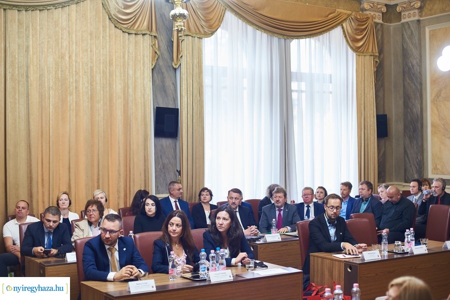 Testvérvárosi találkozó a Városházán 2021