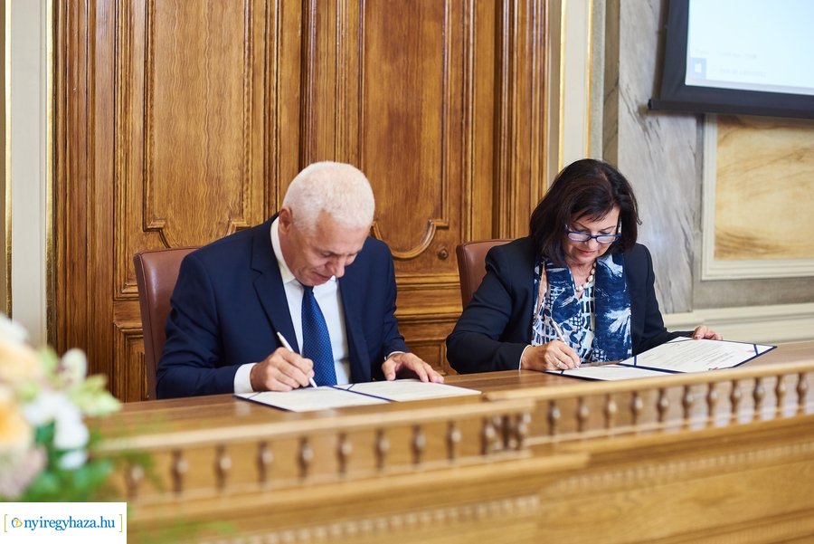 Testvérvárosi találkozó a Városházán 2021