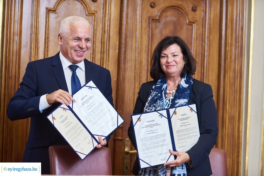 Testvérvárosi találkozó a Városházán 2021