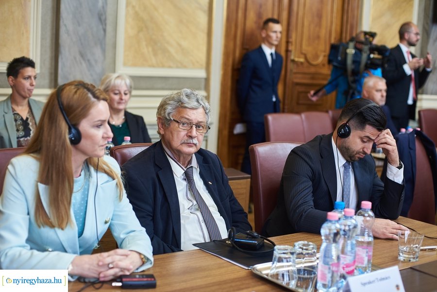 Testvérvárosi találkozó a Városházán 2021