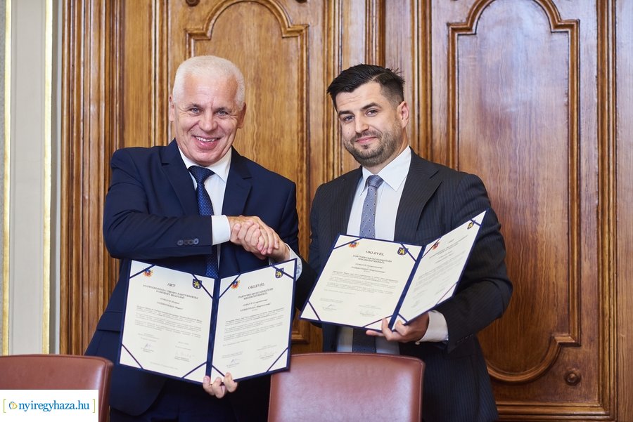 Testvérvárosi találkozó a Városházán 2021