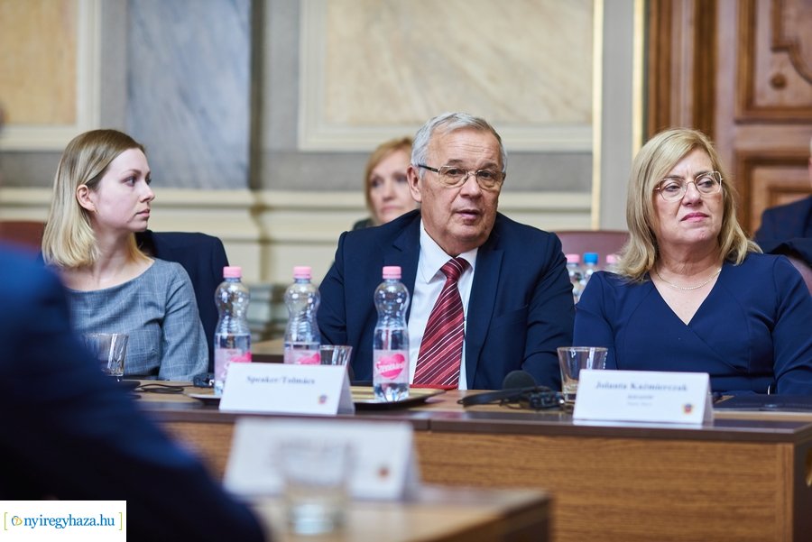 Testvérvárosi találkozó a Városházán 2021