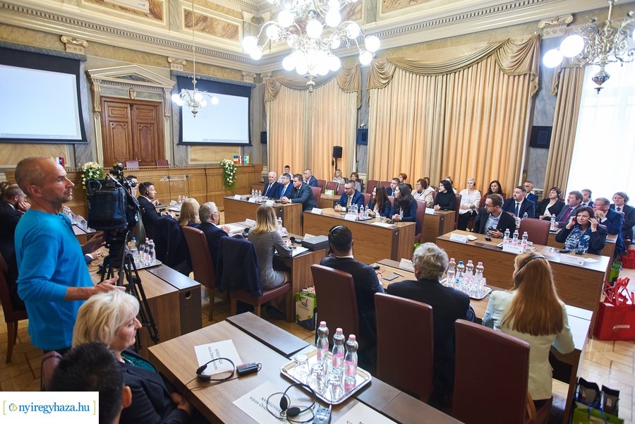 Testvérvárosi találkozó a Városházán 2021