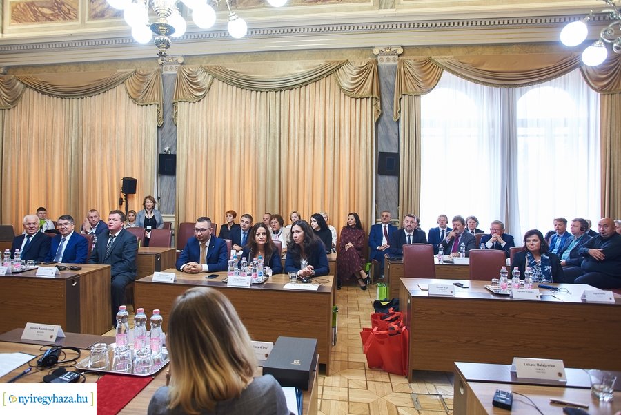 Testvérvárosi találkozó a Városházán 2021