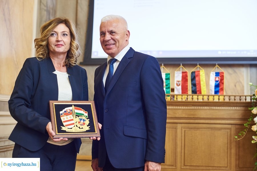 Testvérvárosi találkozó a Városházán 2021