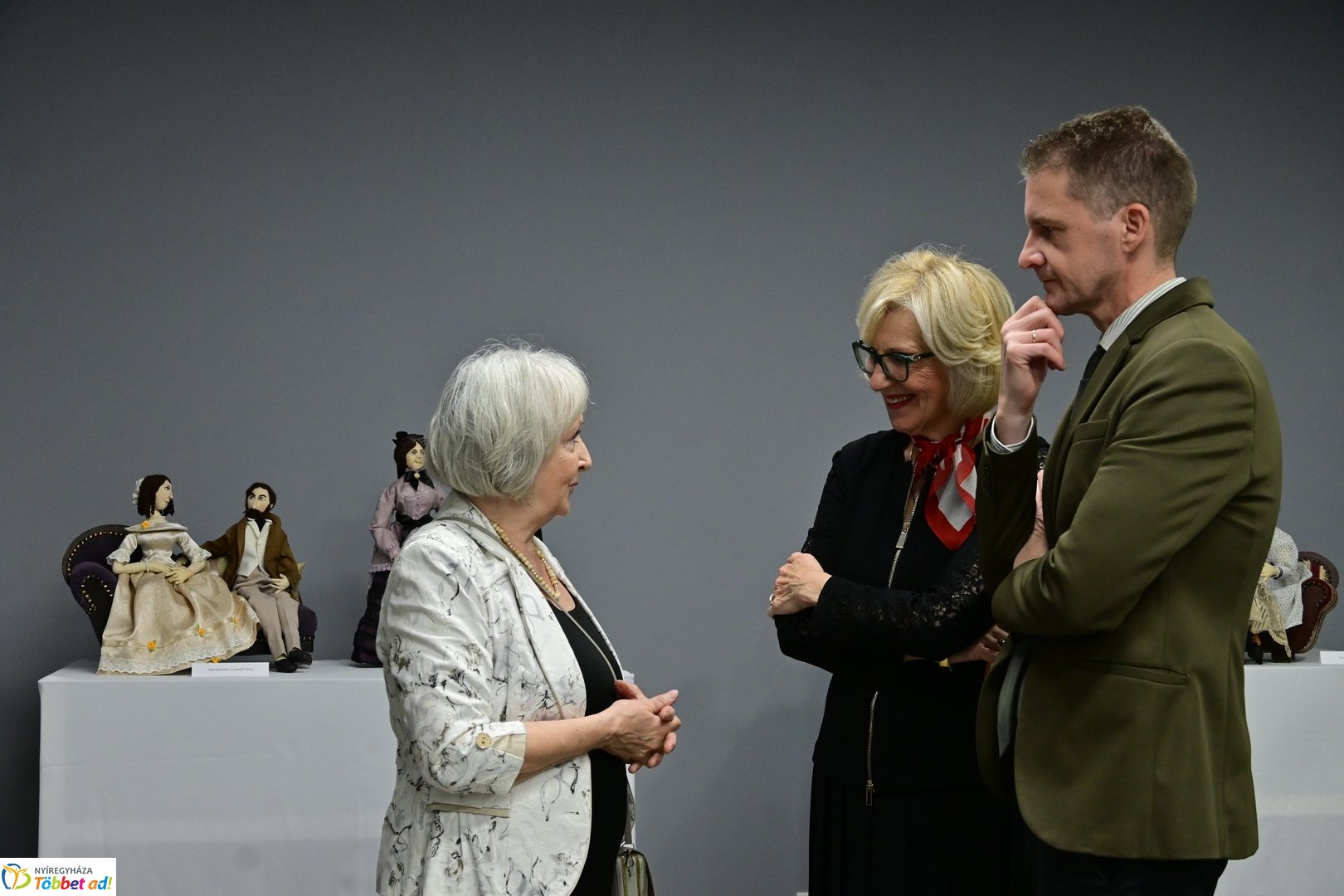 Textilbaba kiállítás a Kállay Házban 2025 novemberében