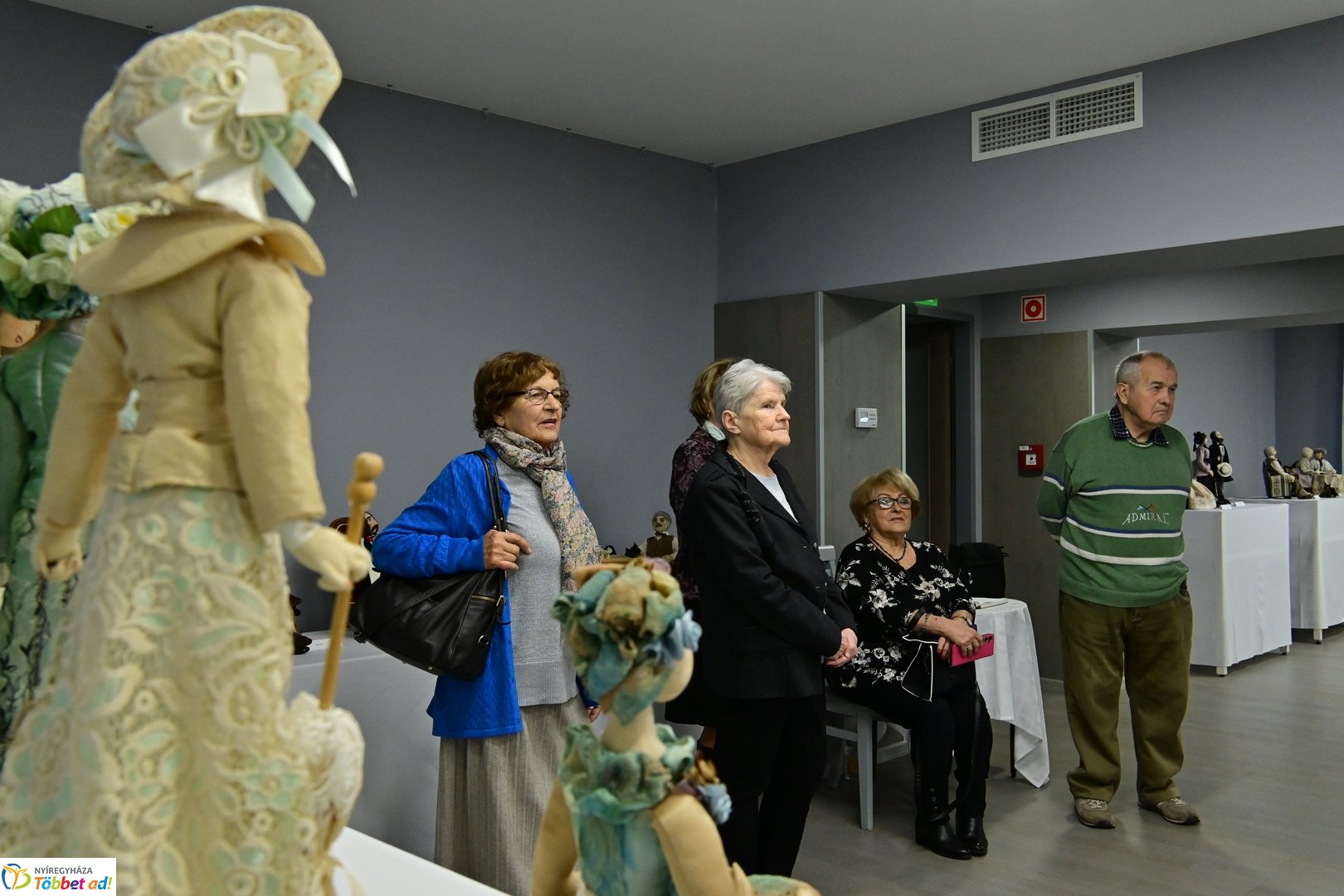 Textilbaba kiállítás a Kállay Házban 2025 novemberében