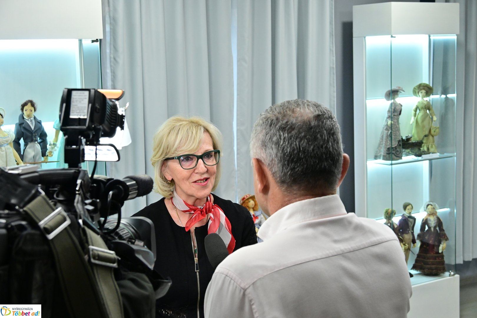 Textilbaba kiállítás a Kállay Házban 2025 novemberében