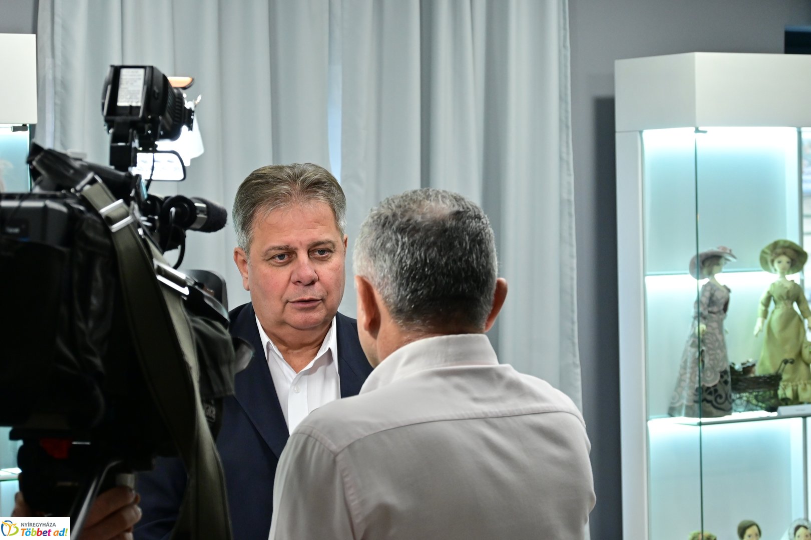 Textilbaba kiállítás a Kállay Házban 2025 novemberében