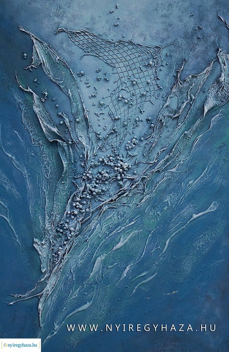 Textilszobor kiállítás a kulturális központban