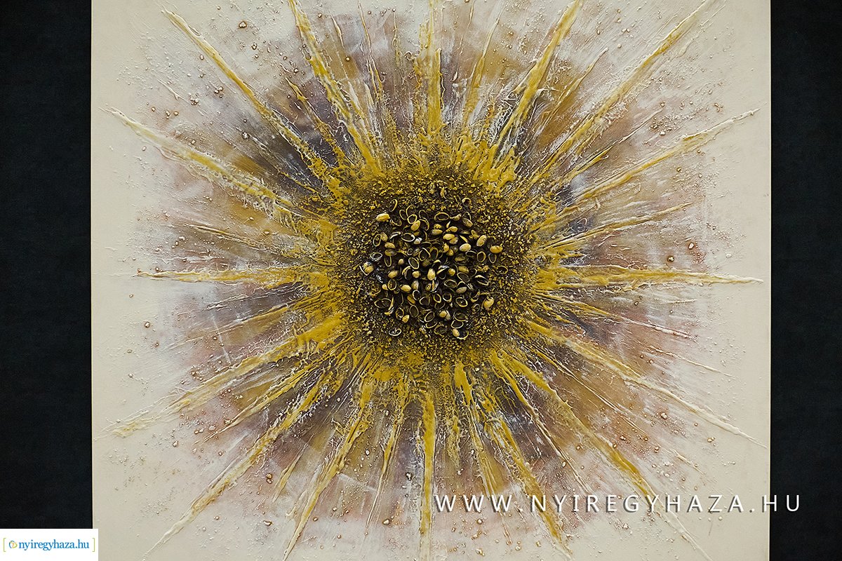 Textilszobor kiállítás a kulturális központban